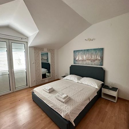 Apartments Villa Rose Kaštela Esterno foto