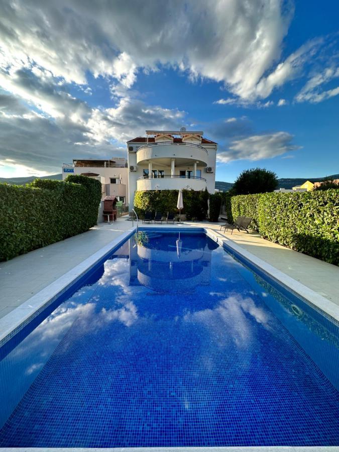 Apartments Villa Rose Kaštela Esterno foto