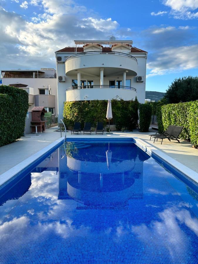 Apartments Villa Rose Kaštela Esterno foto