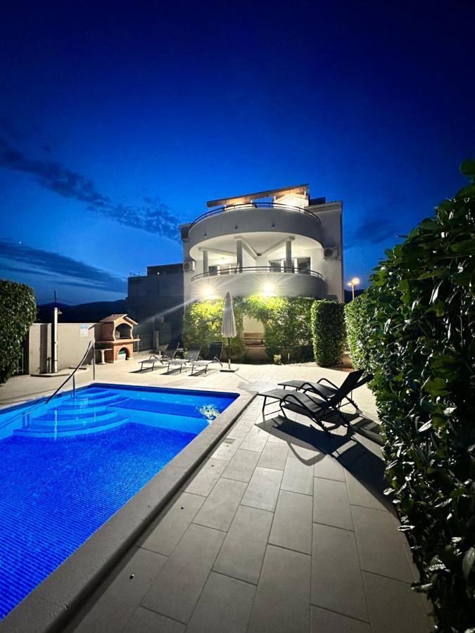 Apartments Villa Rose Kaštela Esterno foto