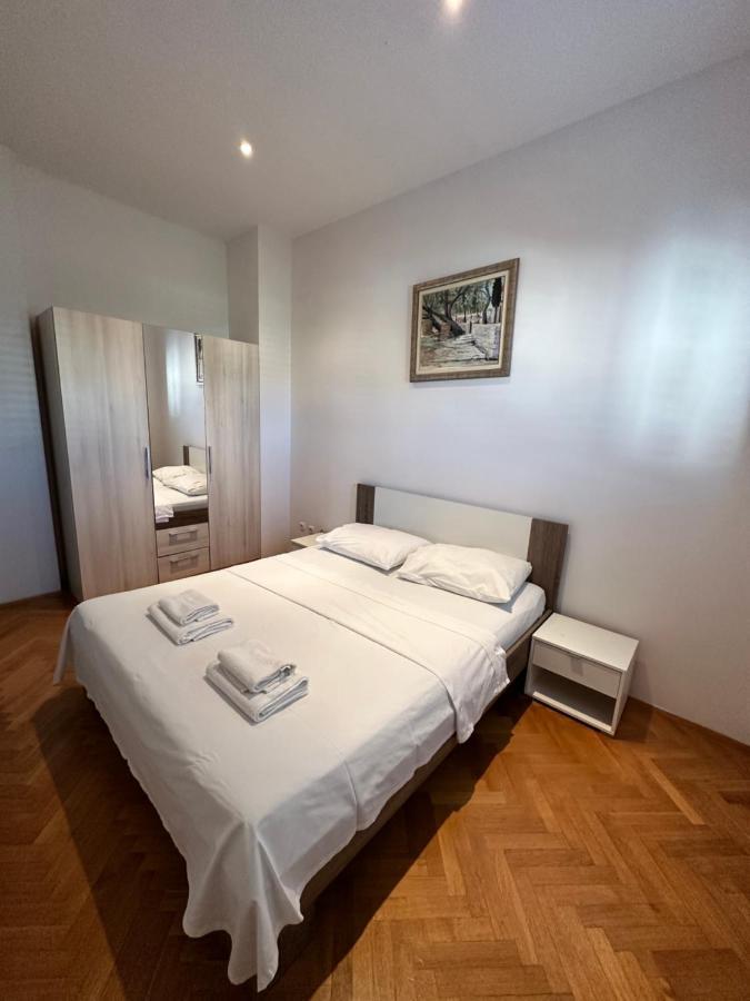 Apartments Villa Rose Kaštela Esterno foto