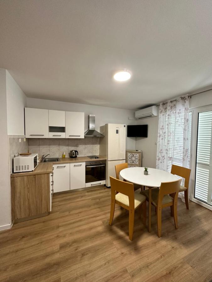 Apartments Villa Rose Kaštela Esterno foto