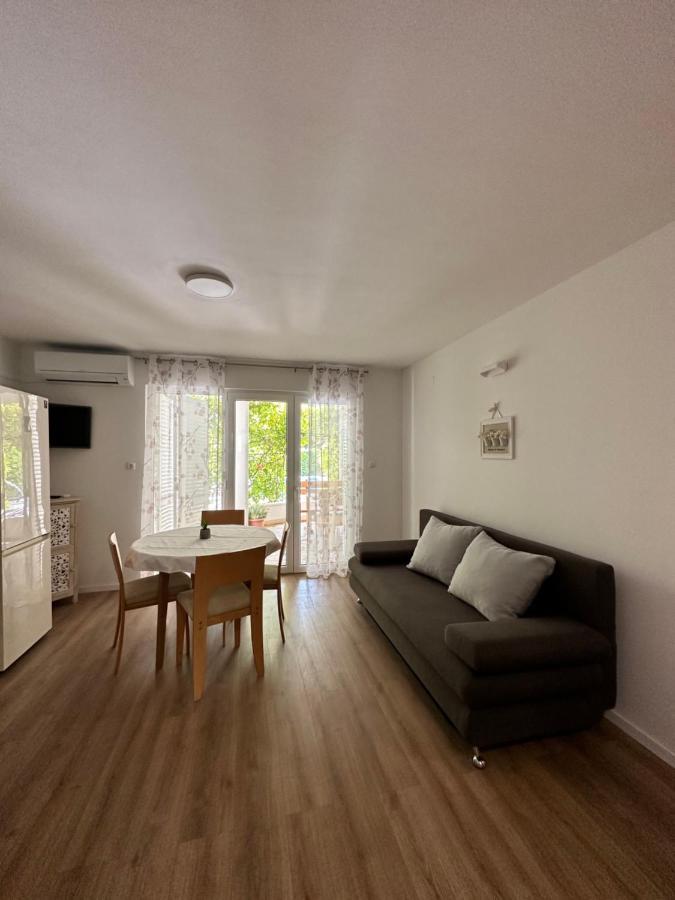 Apartments Villa Rose Kaštela Esterno foto