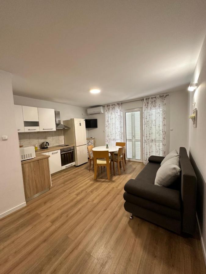 Apartments Villa Rose Kaštela Esterno foto