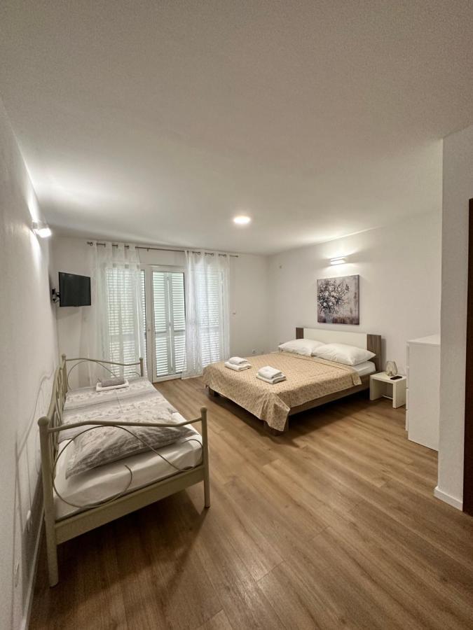 Apartments Villa Rose Kaštela Esterno foto